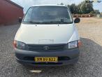 Toyota Hiace van 2