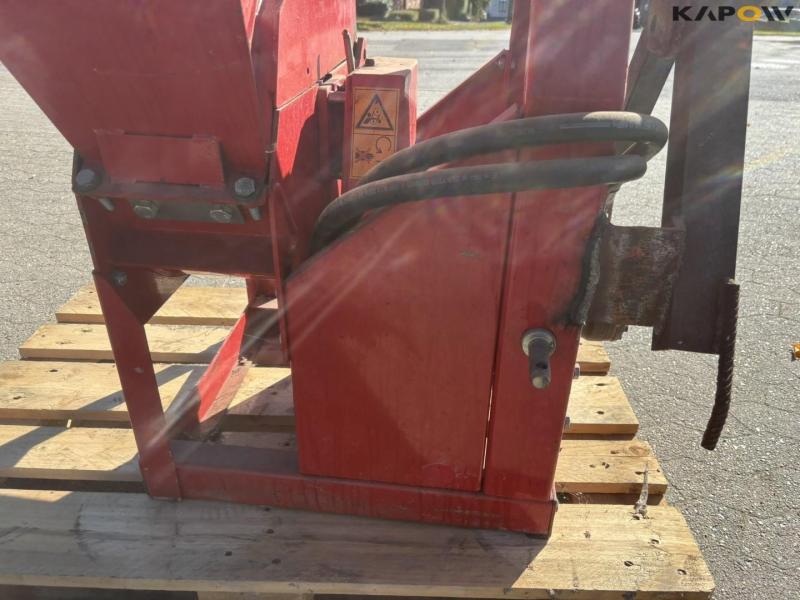 TP 100V woodchipper with a-frame 16