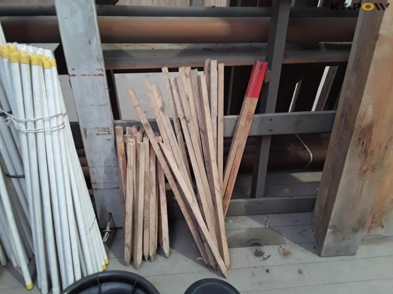 Wood and miscellaneous - empty the shelf 40