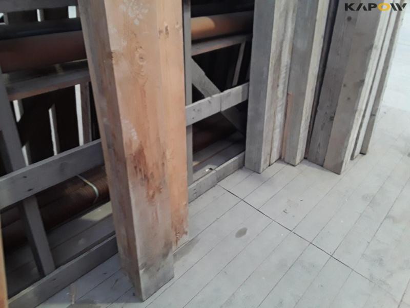 Wood and miscellaneous - empty the shelf 42
