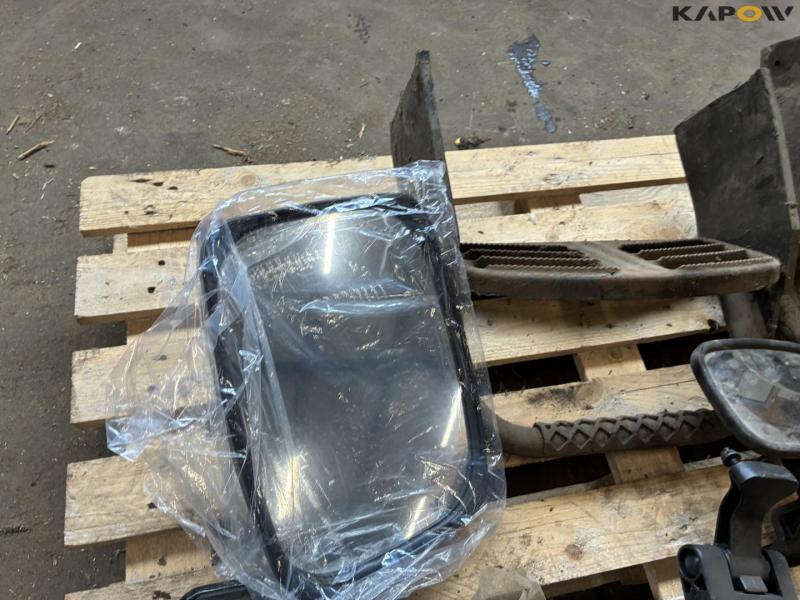 Towbar, Mirrors, Armrests and running boards 16