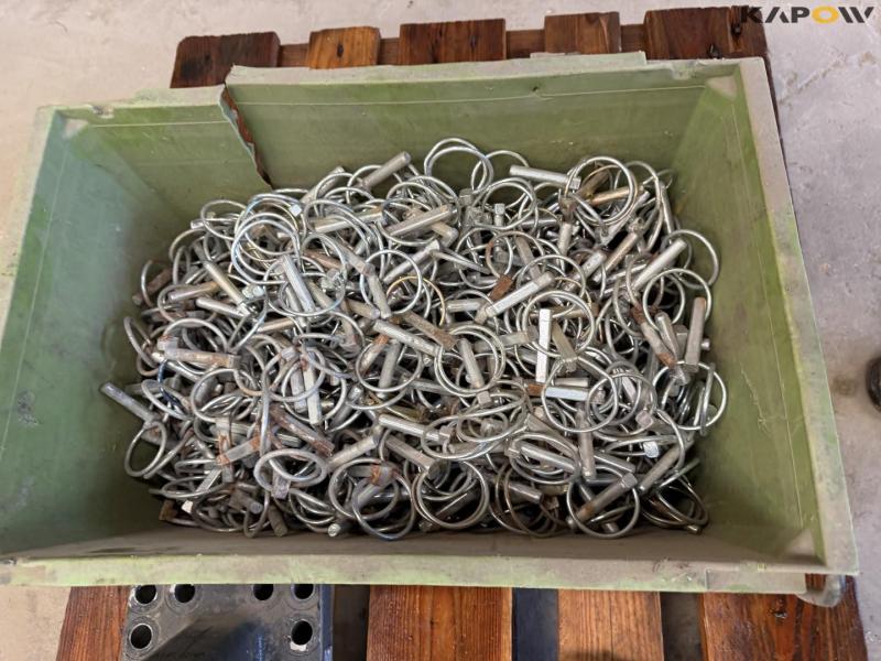 Drawbar and split ring 13