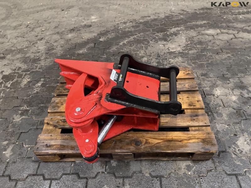 Wood chipper with Hydrema hitch 2
