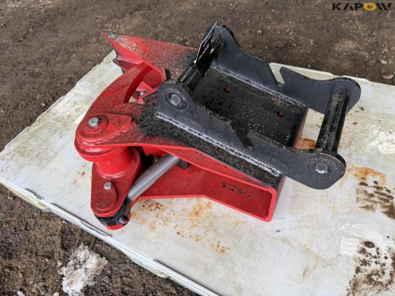 Tree pruner with S40 hitch 9