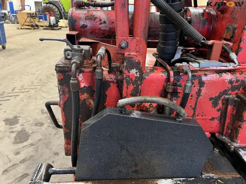 Trailer with crane 25