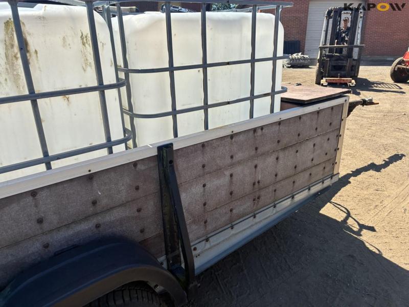 Trailer with water tanks and chemical room 28