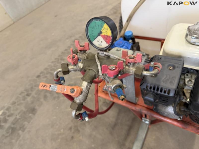 Trailer sprayer with petrol engine 13