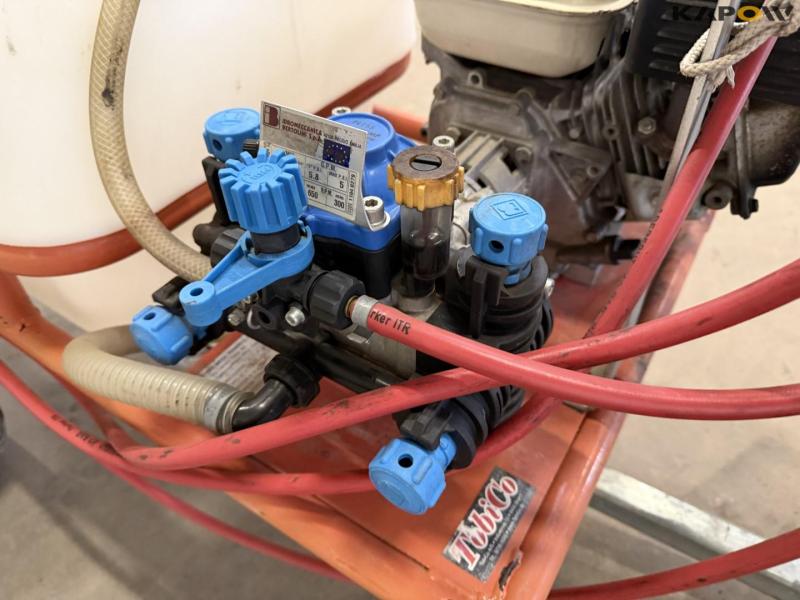 Trailer sprayer with petrol engine 14