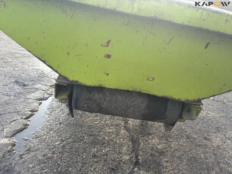 Conveyor belt with box 19