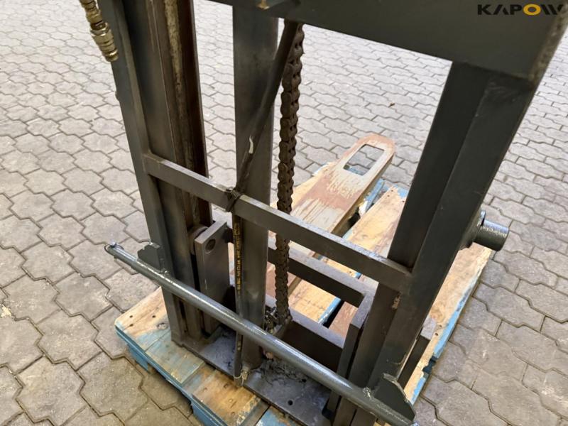 Truck tower for three-point hitch 11