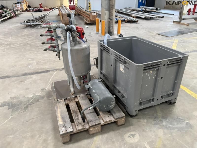 Pressure tank and tank with pump 4