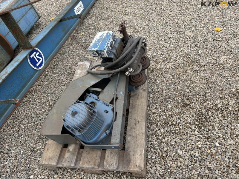 TS column jib crane 2000kg 26