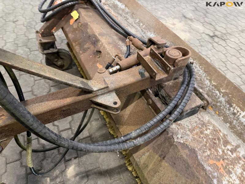 Tuchel sweeps broom with three points 14