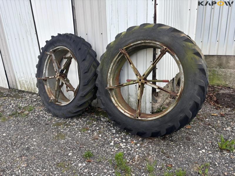 Twin wheels 13.6/12-38 3