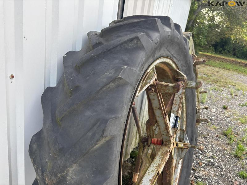 Twin wheels 13.6/12-38 10