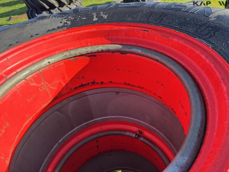 Twin wheels 460/85-30 - new tires 11