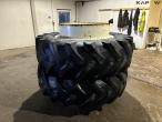 Twin wheels 20.8-R42 3