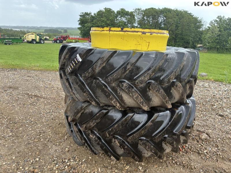 Twin wheels 650/65-R42 4
