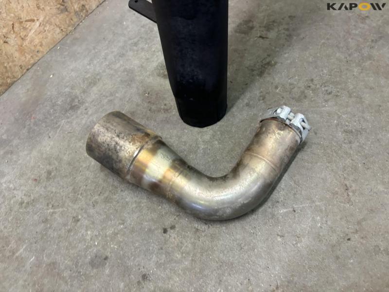 Exhaust pipe 5