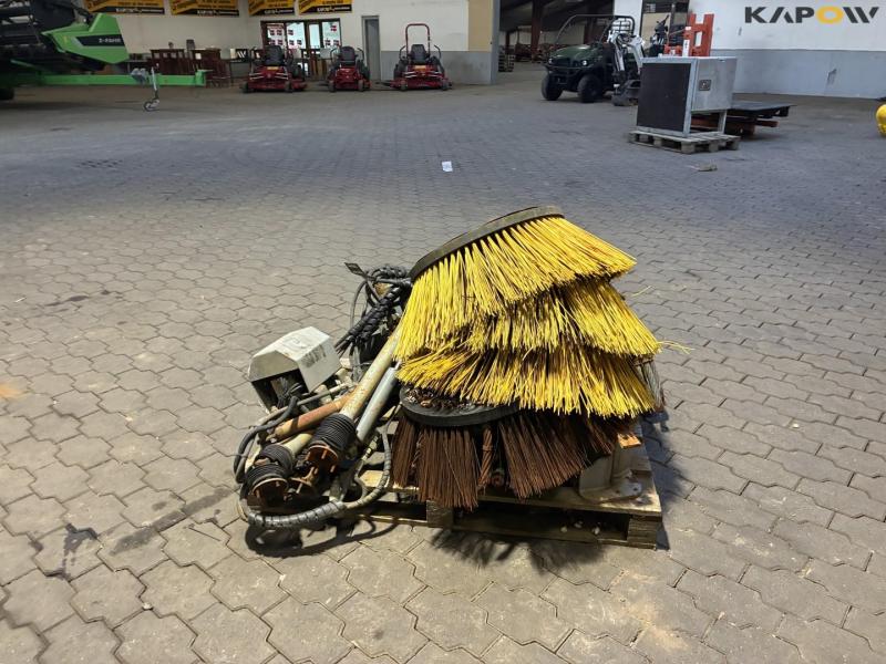 Hydraulic broom equipment 3