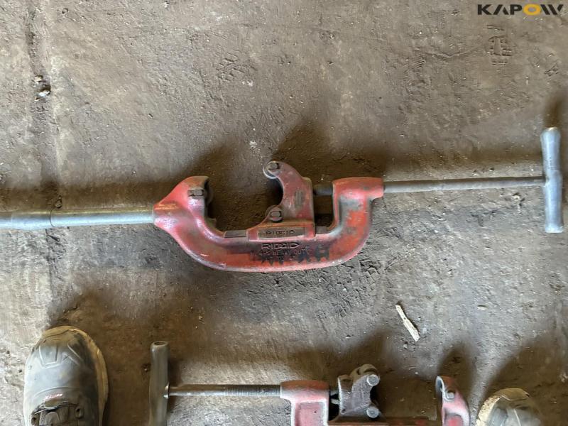 Pipe and thread cutting equipment 20