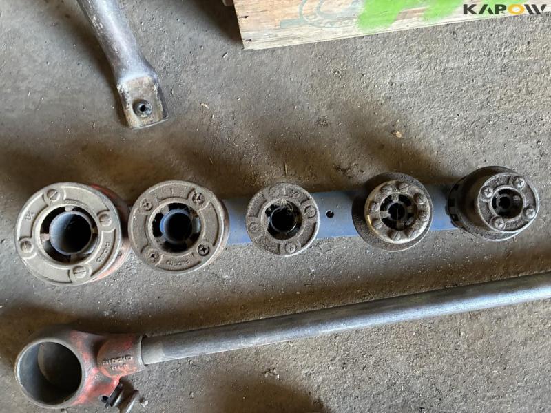 Pipe and thread cutting equipment 24