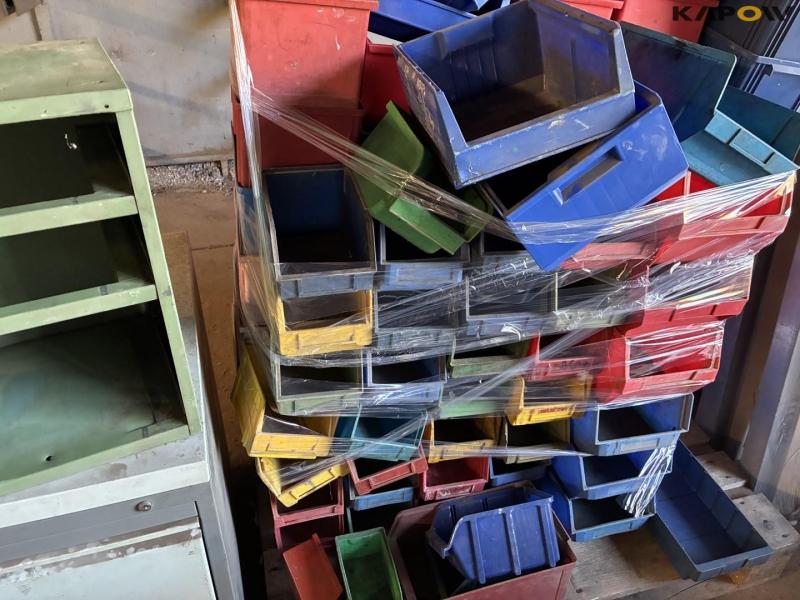 Equipment for workshop equipment 16