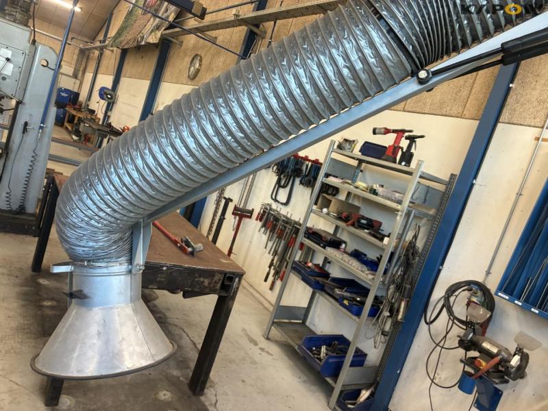 Extraction arm 9