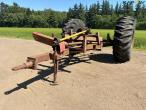 Undercarriage from lime spreader 1