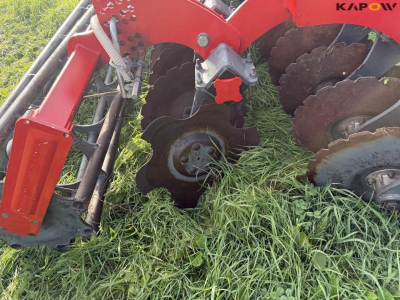 Unia Ares L4 disc harrow with seed box 13