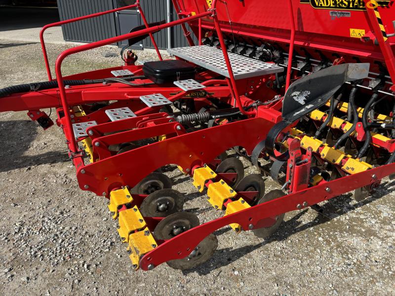 Väderstad 4 m. seed drill 8