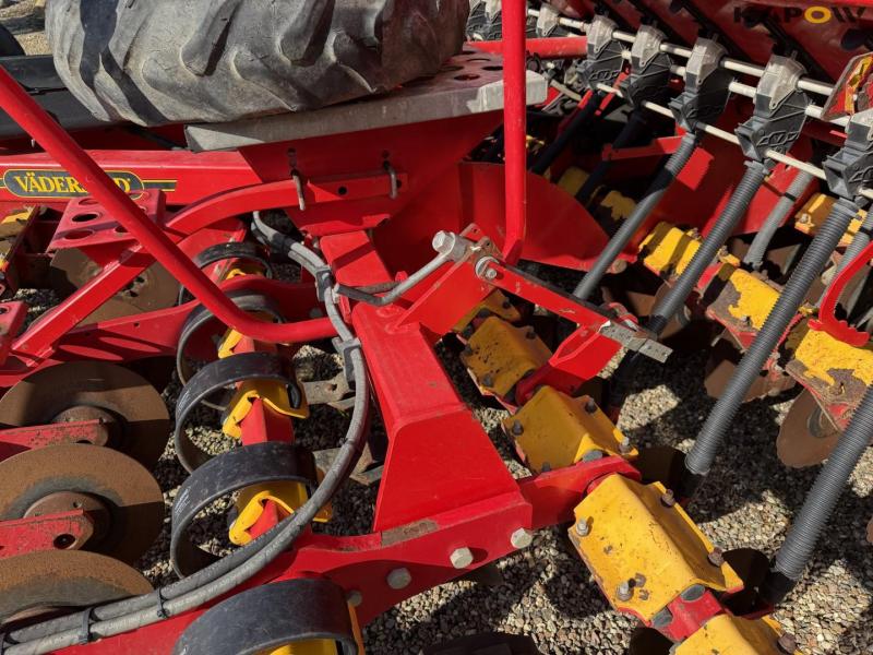 Väderstad Rapid 400C seed drill 10