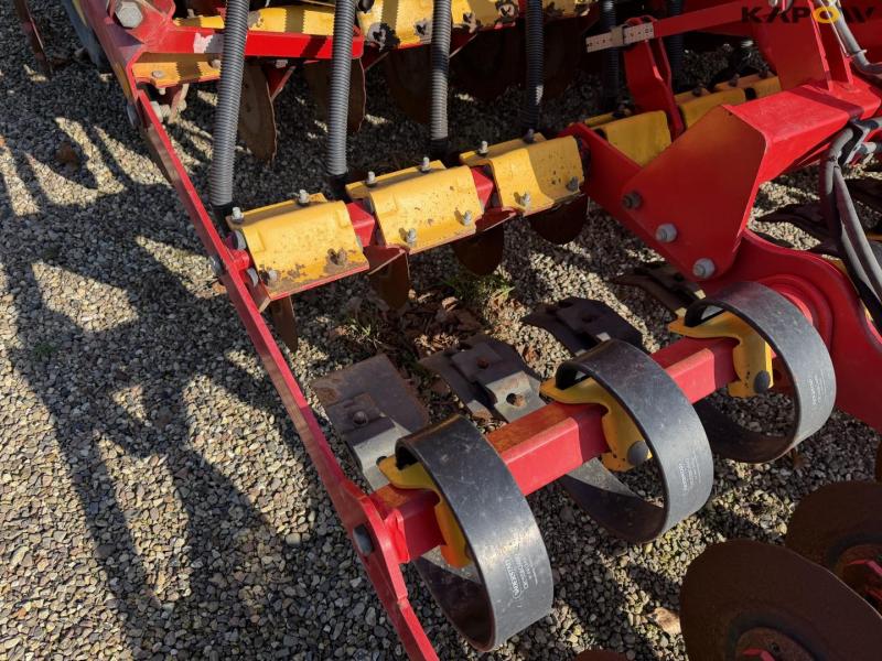 Väderstad Rapid 400C seed drill 23