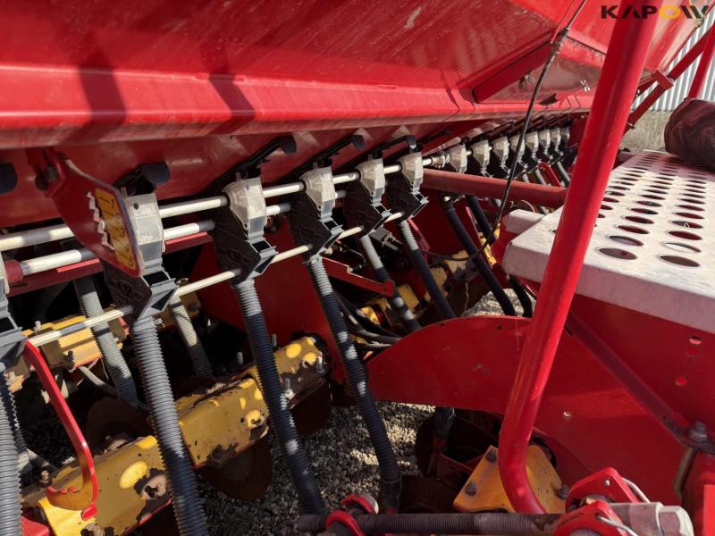 Väderstad Rapid 400C seed drill 26