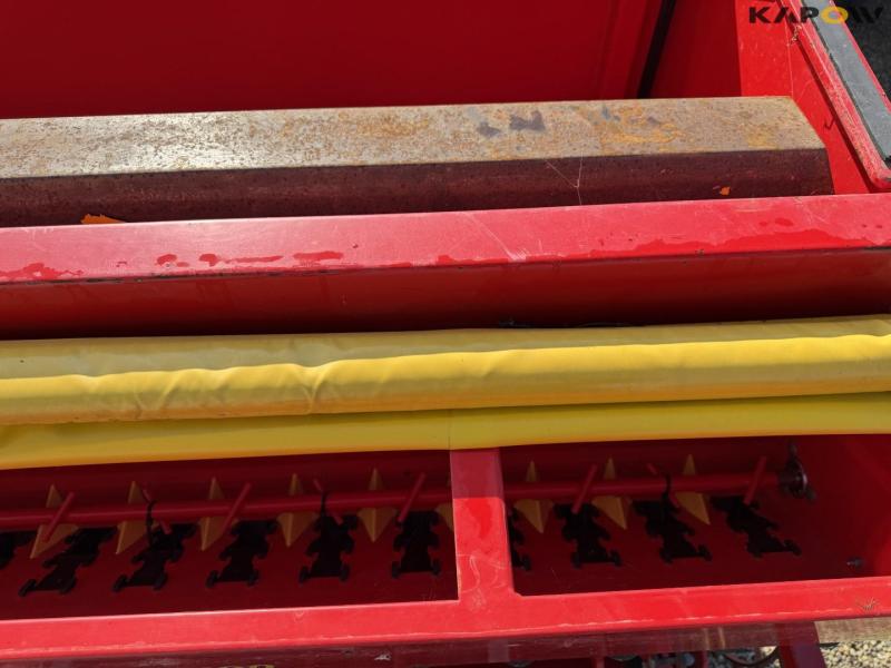 Väderstad Rapid 400C seed drill 46