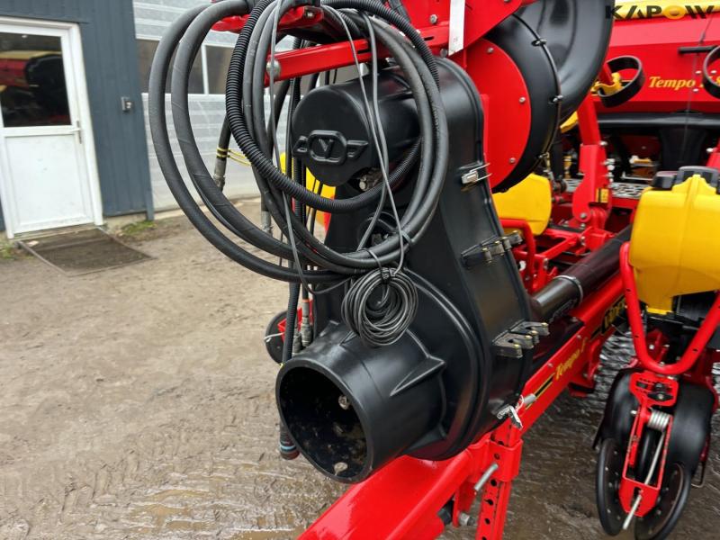 Väderstad Tempo F 8 corn seeder - 8 rows 11