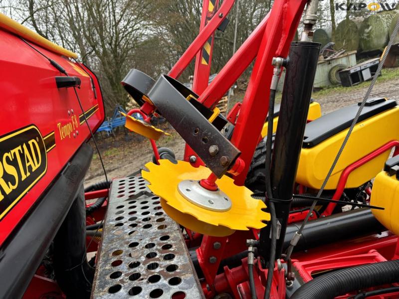 Väderstad Tempo F 8 corn seeder - 8 rows 23