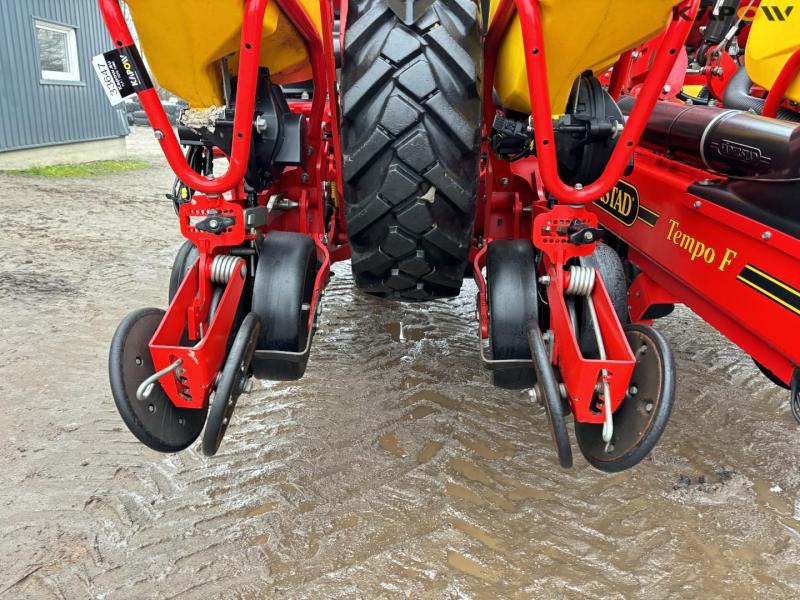Väderstad Tempo F 8 corn seeder - 8 rows 33