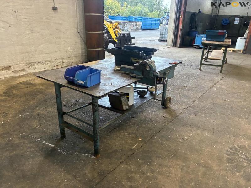 Workshop table with contents 3