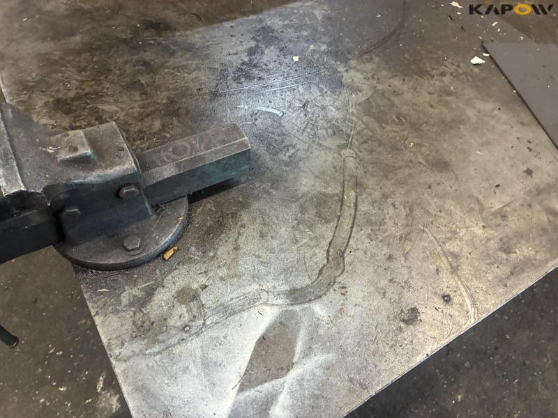 Workshop table with contents 28
