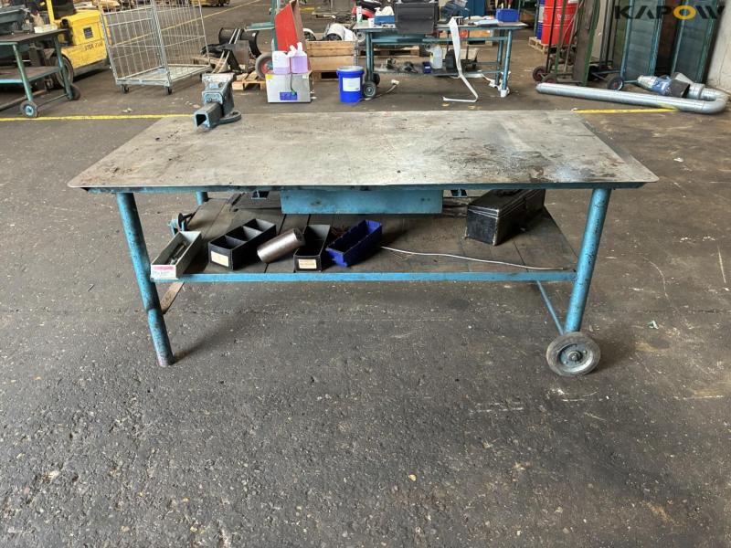 Workshop table with contents 6