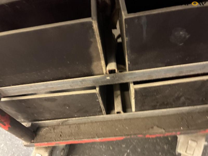 Workshop table with contents 25