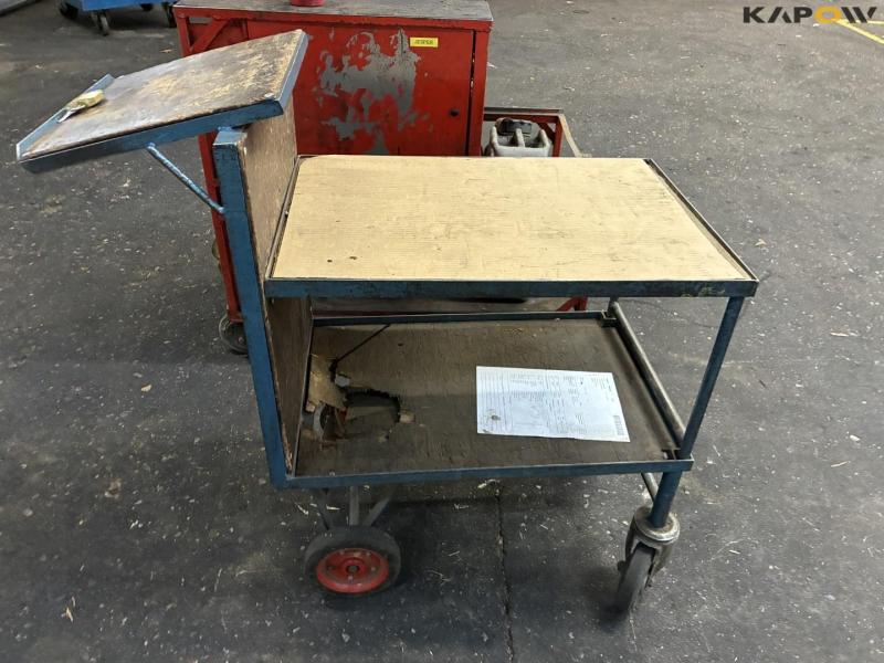 Workshop table with contents 17