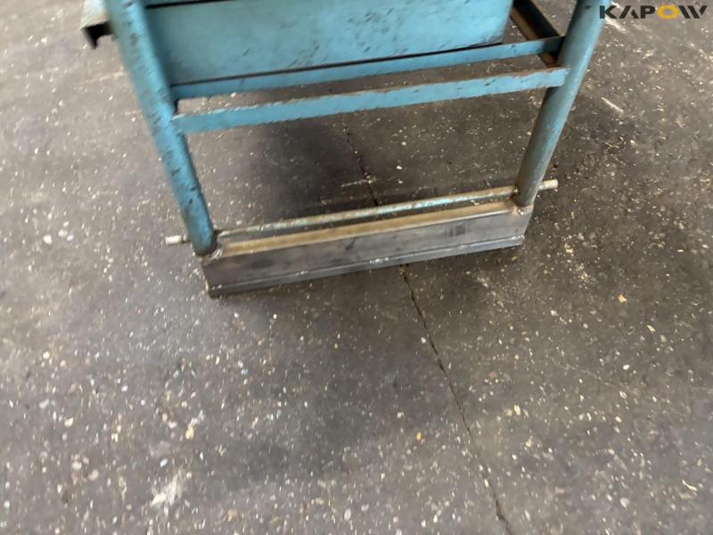 Workshop table with contents 22