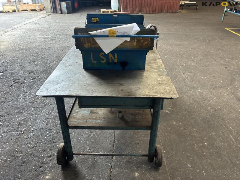 Workshop table with vice and contents 4