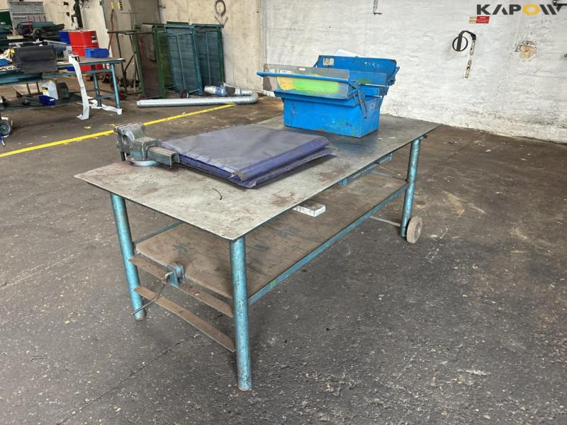 Workshop table with vice and contents 7