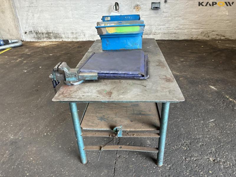 Workshop table with vice and contents 8