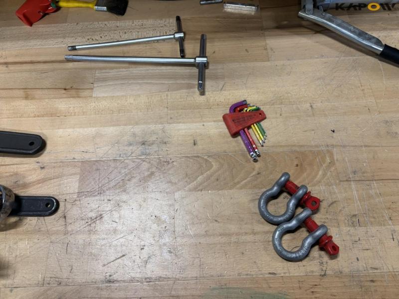 Workshop table with tools 11