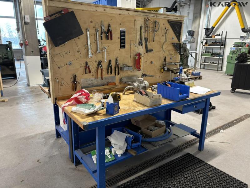 Workshop table with tools 2