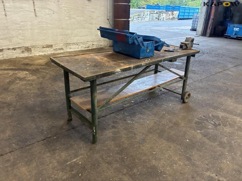 Workshop table with toolbox 3